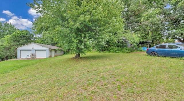 Photo of 107 Roselawn Hts, Martinsville, VA 24112
