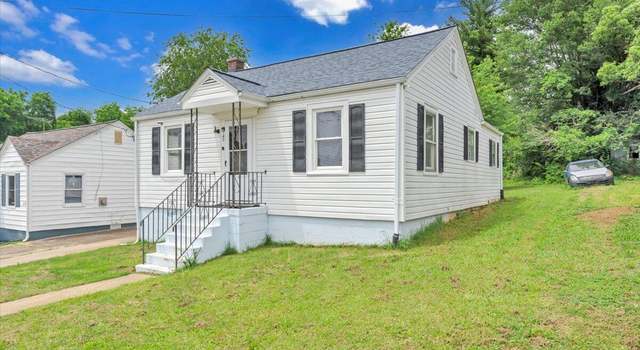 Photo of 107 Roselawn Hts, Martinsville, VA 24112