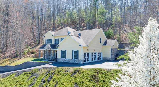 Photo of 5931 Paddington Ct, Roanoke, VA 24018