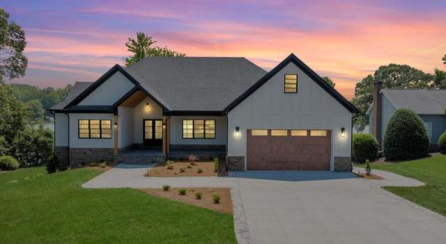 Photo of 95 Shoreline Cir, Penhook, VA 24137