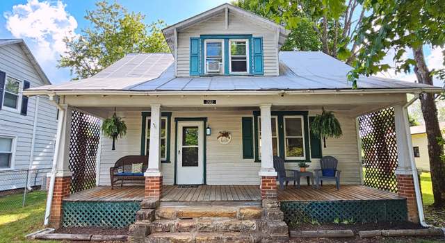 Photo of 292 Holcombe Ave, New Castle, VA 24127