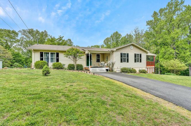 2827 Lakewood Forest Rd, Moneta, VA 24121 | MLS# 897795 | Redfin