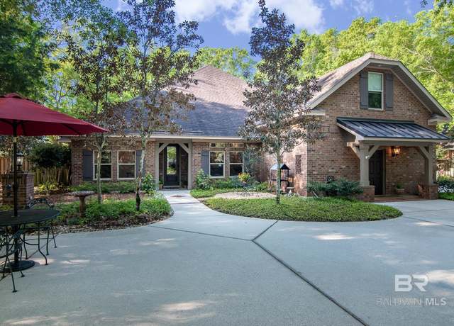 Property at 1 Greenbrier Ln, Fairhope, AL 36532, 4 beds, 3.5 baths