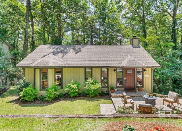 Property at 332 Ridgewood Dr, Daphne, AL 36526, 3 beds, 2 baths