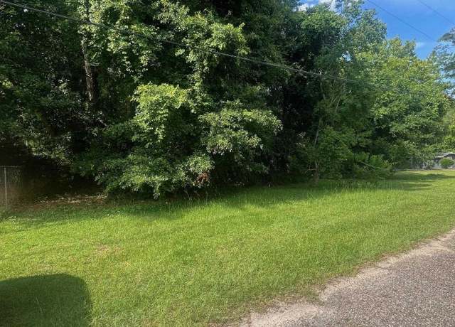 Property at 2754 Gonzales Rd, Mobile, AL 36605
