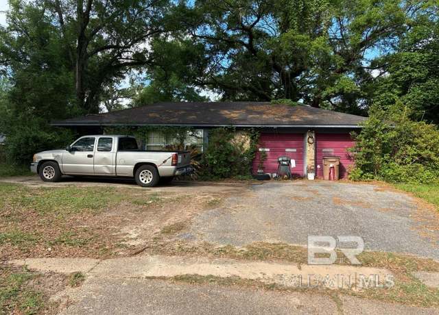 Property at 514 Nantucket Cir, Mobile, AL 36609, 3 beds, 2 baths
