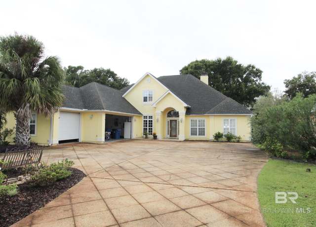 Property at 38 Lagoon Dr, Gulf Shores, AL 36542, 4 beds, 4.5 baths