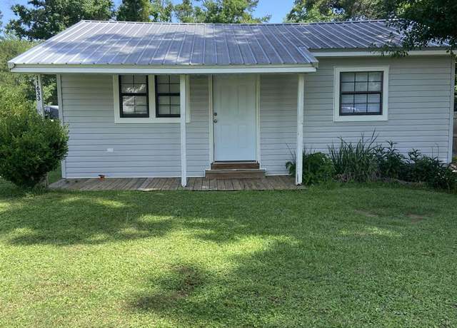 Property at 11633 County Road 48, Fairhope, AL 36532, 2 beds, 1.5 baths