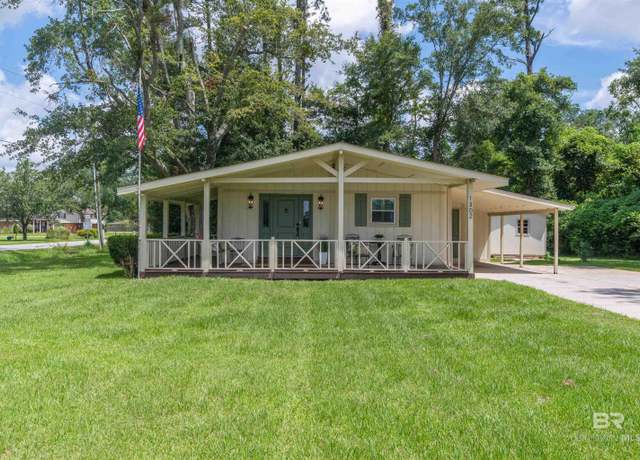 Property at 1302 N Alston St, Foley, AL 36535, 3 beds, 1 bath