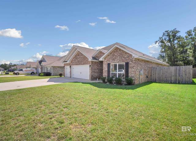 Property at 3369 Woodlands Dr, Saraland, AL 36571, 4 beds, 3 baths