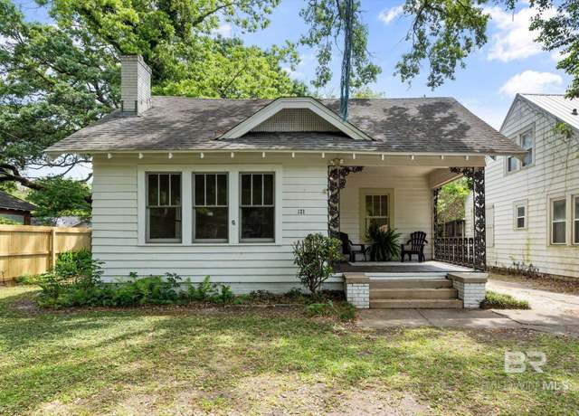 Property at 121 Westwood St, Mobile, AL 36606, 3 beds, 2 baths