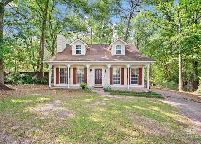 Property at 2823 Woodland Rd, Mobile, AL 36693, 3 beds, 2.5 baths