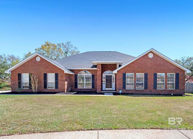 Property at 16444 Hamlet Ln, Foley, AL 36535, 4 beds, 3 baths