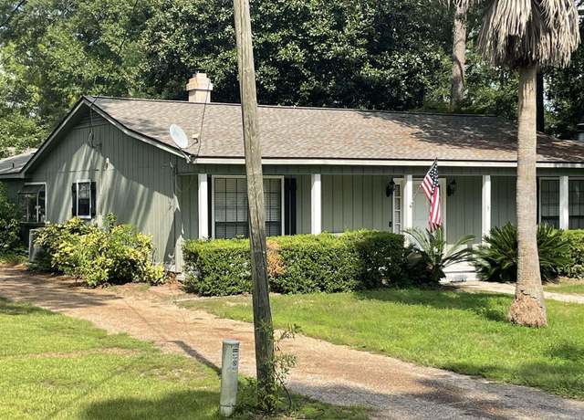Property at 115 Leigh Cir, Daphne, AL 36526, 3 beds, 2 baths