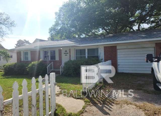 Property at 358 Satsuma St, Fairhope, AL 36532, 4 beds, 2 baths