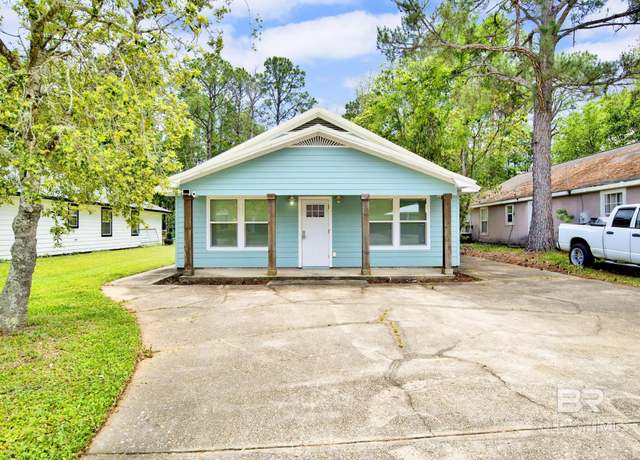 Property at 433 Palmetto Ct, Gulf Shores, AL 36542, 3 beds, 2 baths