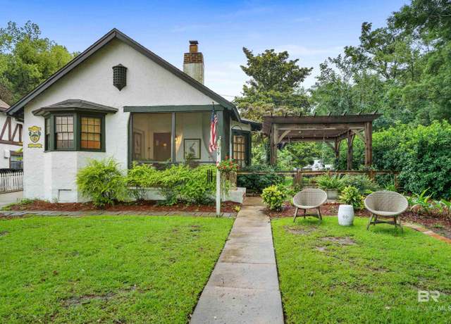 Property at 59 S Bayview St, Fairhope, AL 36532, 2 beds, 2 baths