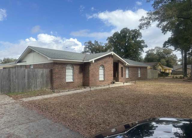 Property at 567 S Vaughan Dr, Satsuma, AL 36572, 4 beds, 2 baths