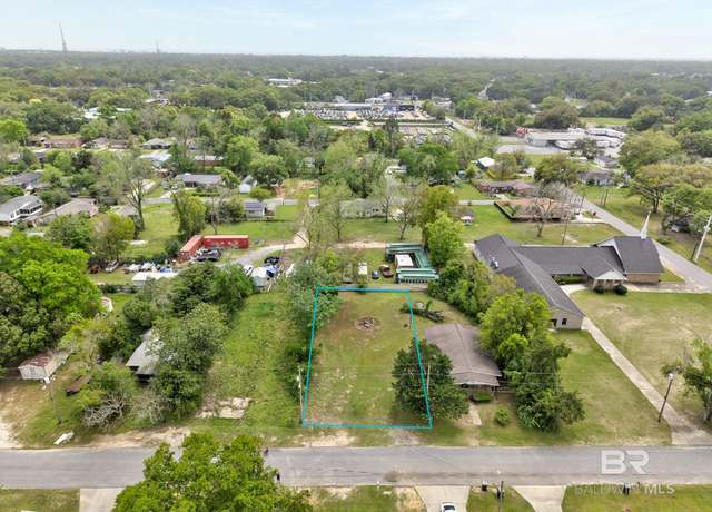 Property at 2900 Michael Dr, Pensacola, FL 32505