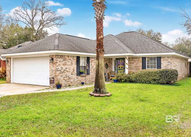 Property at 105 Cluster Oaks Ct, Foley, AL 36535, 3 beds, 2 baths