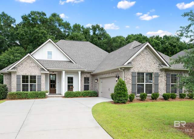 Property at 335 Garrison Blvd, Fairhope, AL 36532, 4 beds, 3.5 baths