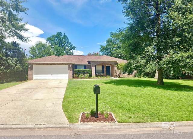 Property at 1805 S Bay St, Foley, AL 36535, 3 beds, 2 baths