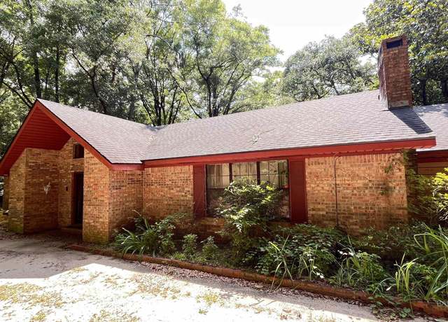 Property at 5415 Overlook Rd, Mobile, AL 36618, 3 beds, 2.5 baths