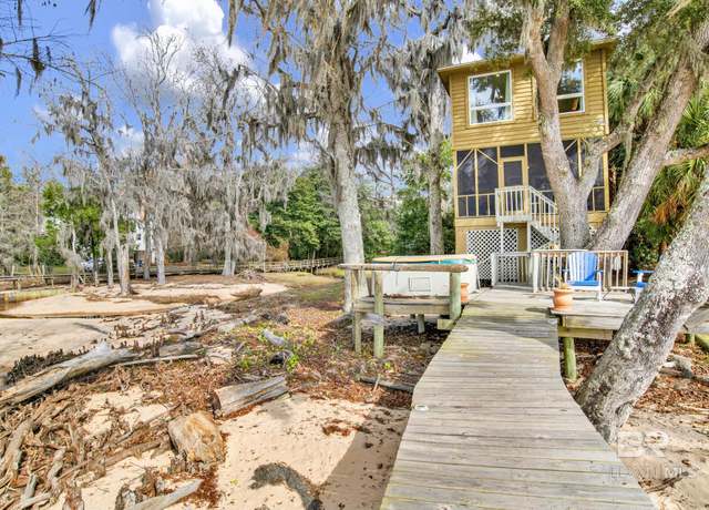 Property at 805 Captain O'Neal Dr, Daphne, AL 36526, 2 beds, 3 baths