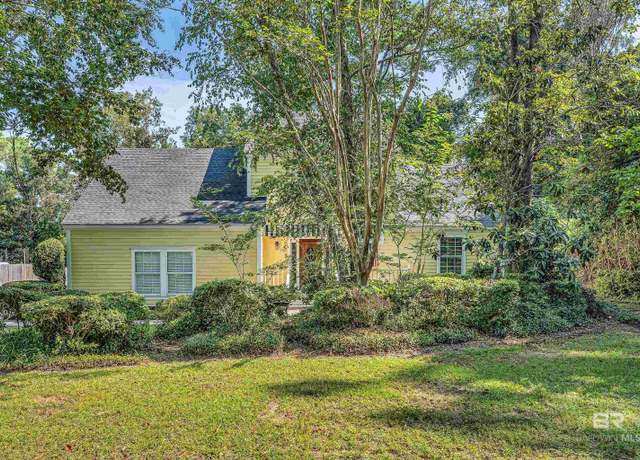 Property at 125 Volanta Ave, Fairhope, AL 36532, 3 beds, 2.5 baths