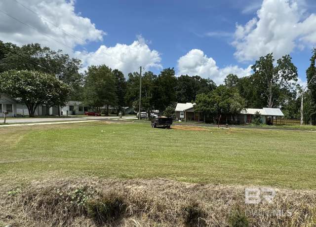 Property at 8 W Union Ave, Loxley, AL 36551