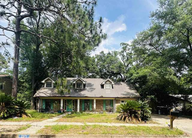Property at 2371 Carriage Dr, Mobile, AL 36693, 4 beds, 3 baths