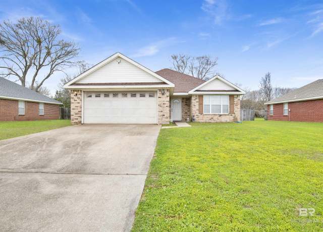 Property at 132 Oakwood Ave, Fairhope, AL 36532, 3 beds, 2 baths