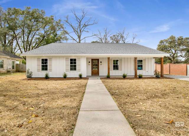 Property at 62 S Ingleside Ave, Fairhope, AL 36532, 4 beds, 3 baths