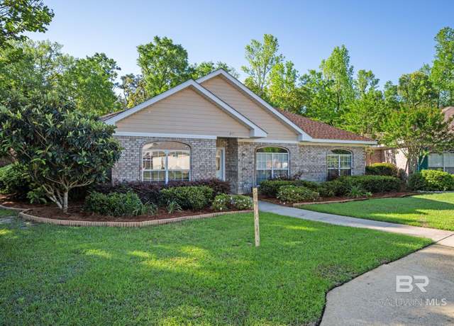 Property at 215 Savannah Cir, Foley, AL 36535, 3 beds, 2 baths