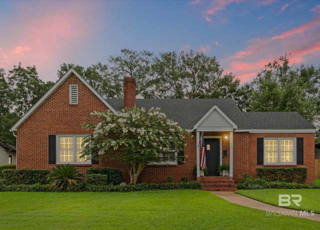 Property at 300 Woodlands Ave, Mobile, AL 36607, 2 beds, 1 bath