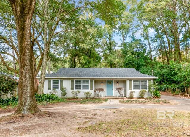 Property at 403 Frederick Ave, Fairhope, AL 36532, 3 beds, 1.5 baths