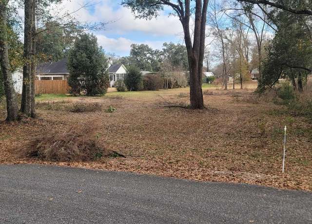 Property at 405 W Satsuma Ave, Foley, AL 36535