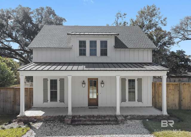 Property at 214 Seminole Ave, Fairhope, AL 36532, 4 beds, 3 baths