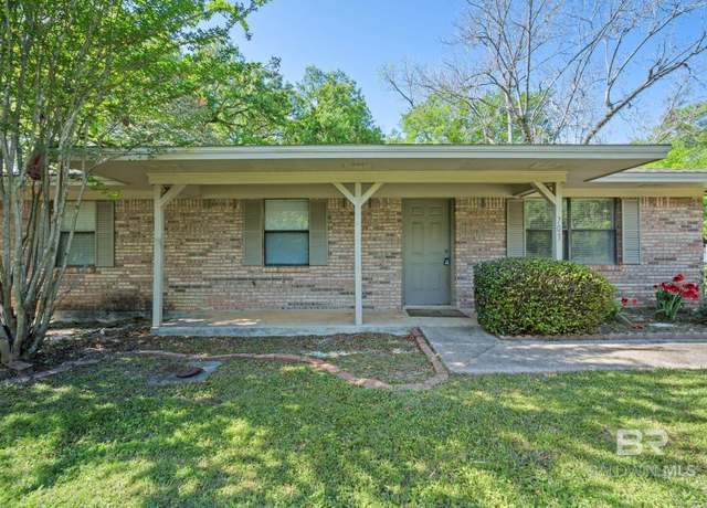 Property at 703 E 4th St, Bay Minette, AL 36507, 3 beds, 1.5 baths