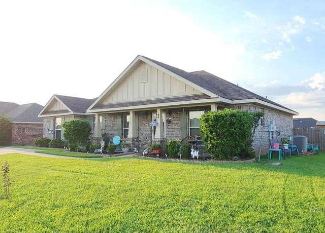 Property at 15623 Medway Ct, Foley, AL 36535, 3 beds, 2.5 baths