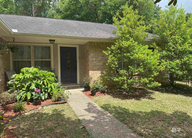 Property at 124 Lake Forest Blvd, Daphne, AL 36526, 4 beds, 2 baths