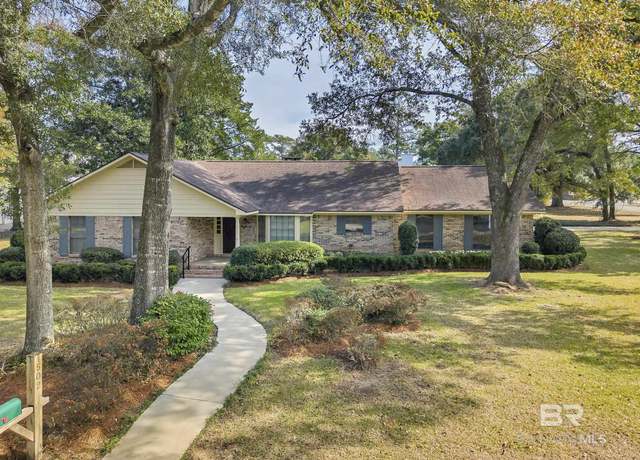 Property at 502 Cedar Cir, Daphne, AL 36526, 3 beds, 2 baths