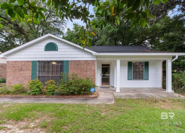 Property at 5645 Green Tree Rd, Mobile, AL 36609, 3 beds, 2 baths