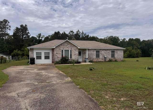 Property at 15148 Highland Cir, Foley, AL 36535, 3 beds, 2 baths