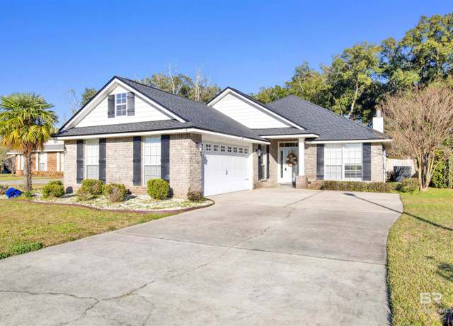 Property at 314 Blackfriars St, Fairhope, AL 36532, 3 beds, 2 baths