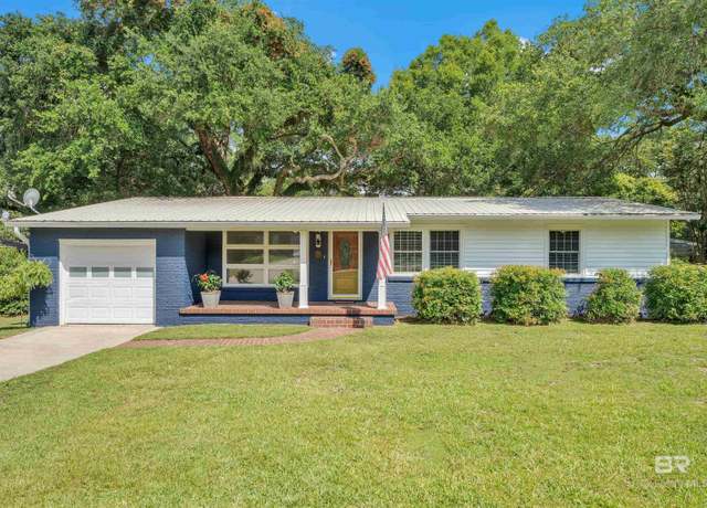 Property at 252 S Bayview St, Fairhope, AL 36532, 3 beds, 2 baths