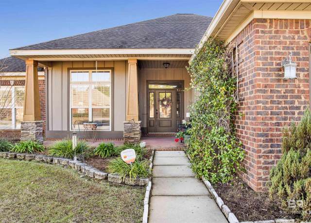 Property at 123 Gilbreath Ave, Fairhope, AL 36532, 3 beds, 2 baths