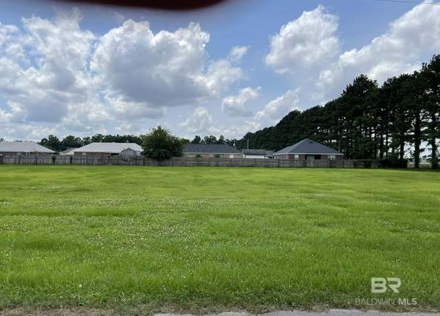 Property at 2 Fountain St, Robertsdale, AL 36567