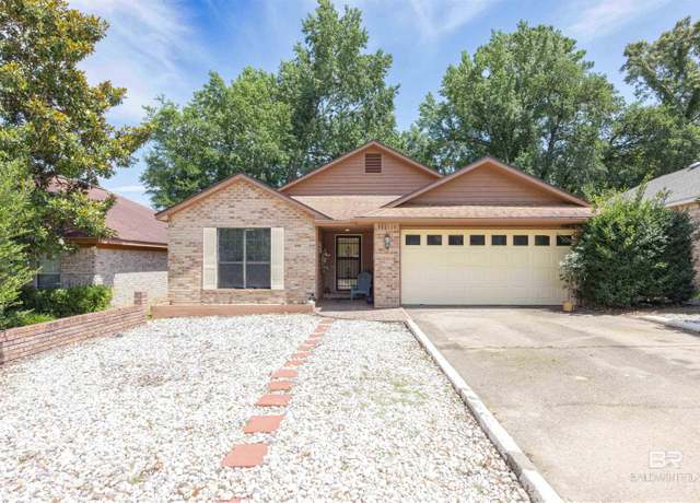 Property at 135 Lake Shore Dr, Daphne, AL 36526, 3 beds, 2 baths