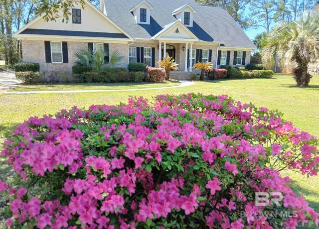 Property at 421 Wedgewood Dr, Gulf Shores, AL 36542, 4 beds, 2.5 baths